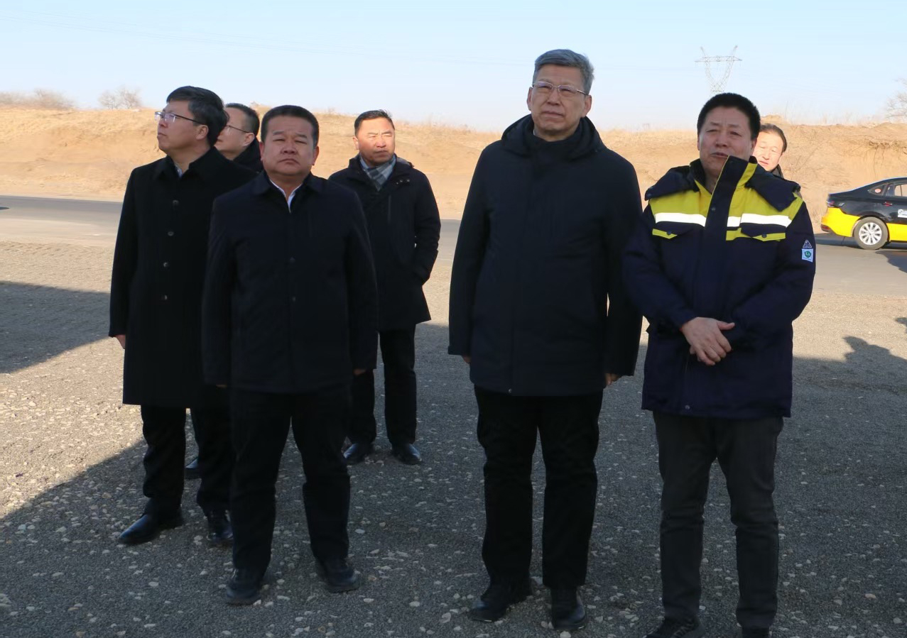 內(nèi)蒙古自治區(qū)黨委常委、通遼市委書(shū)記孟憲東一行調(diào)研巨融能源通遼項(xiàng)目